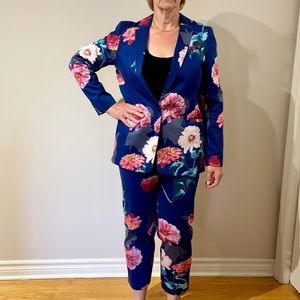 BR Two-piece pant suit floral print